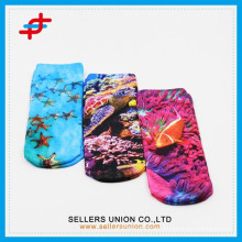 2015 calcetines de tubo de dibujos animados adolescentes vendedores calientes calcetines de sublimación decorativos diseño de moda
